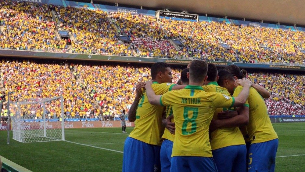 オールオアナッシング サッカーブラジル代表の復活は熱い 感想